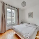 Apartman Spacious 1-bedroom In A Trendy & Lively Area 11th Párizs