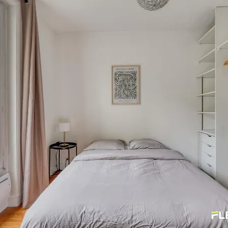 Spacious 1-bedroom In A Trendy & Lively Area 11th